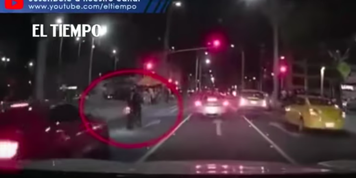 Video Conductor De Veh Culo De Alta Gama Atropell A Motociclista Y