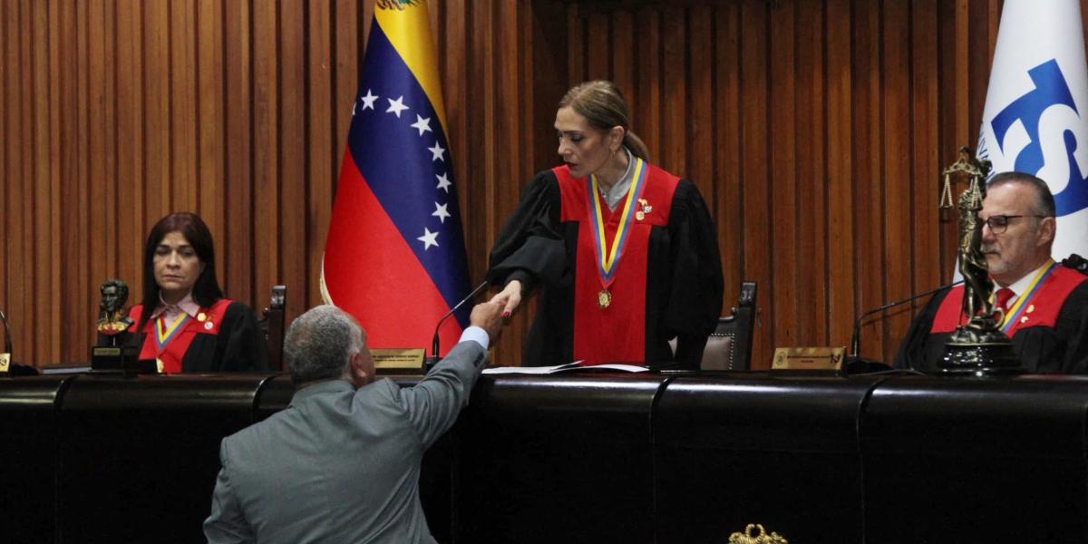 El Tribunal Supremo de Justicia de Venezuela revisa las actas físicas