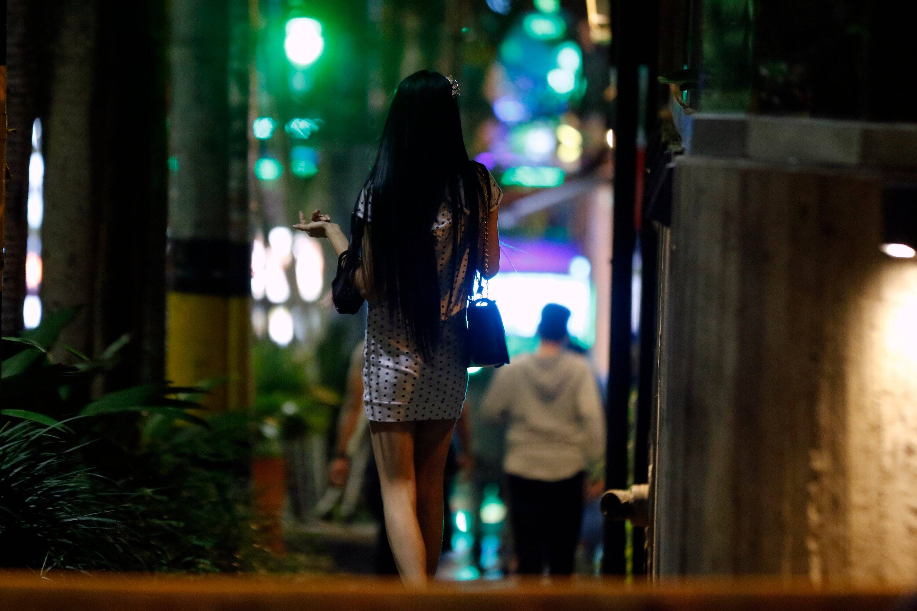 Parque Lleras historia de prostitución en El Poblado Medellín