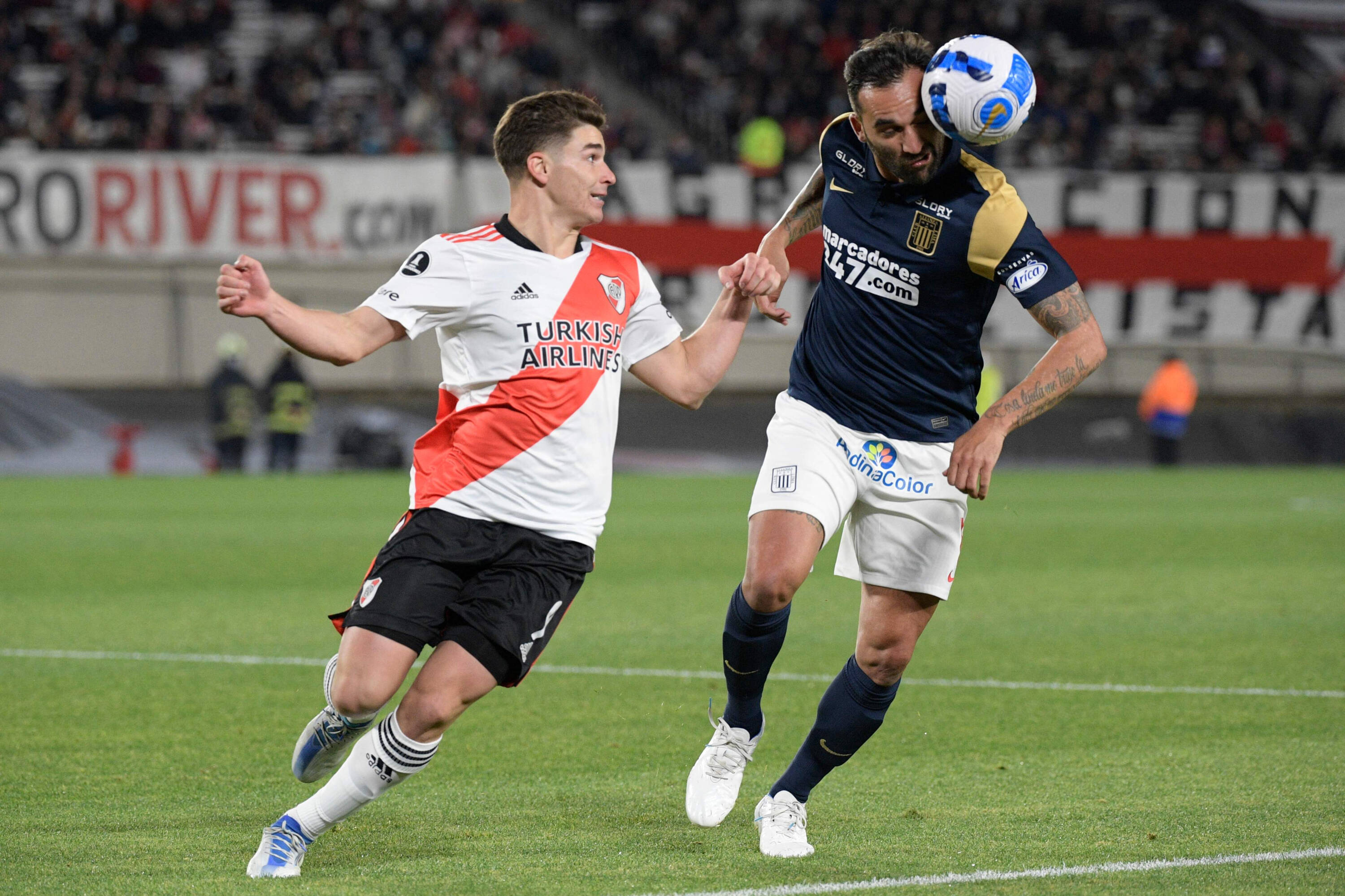 Julián Álvarez quién es el jugador que marcó seis goles a Alianza Lima