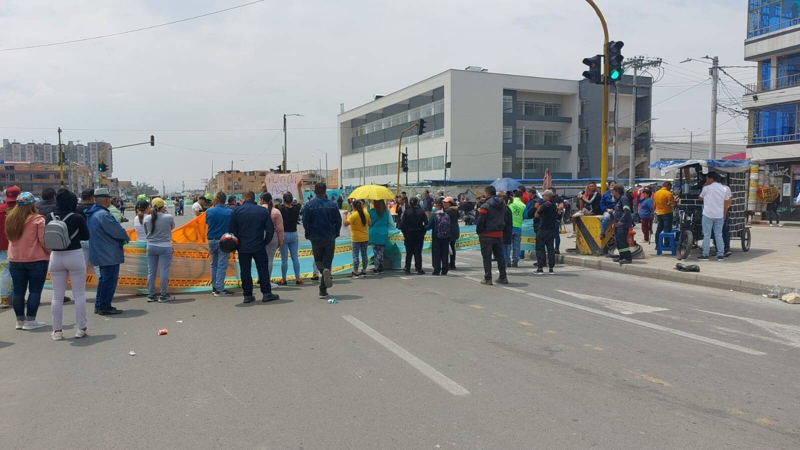 Bogotá manifestaciones en Av Guayacanes generan bloqueos