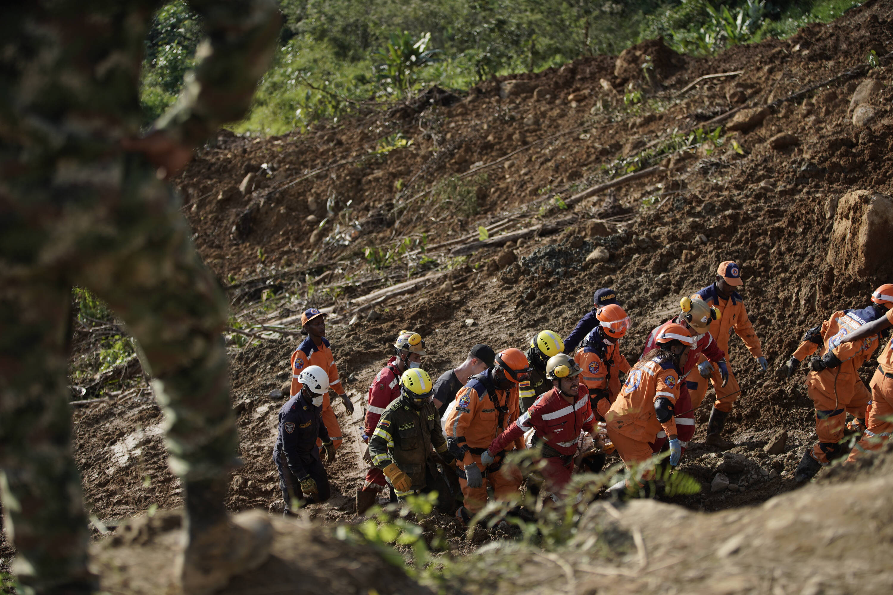 Derrumbe en Chocó Asciende a 35 el número de muertos en la vía Quibdó