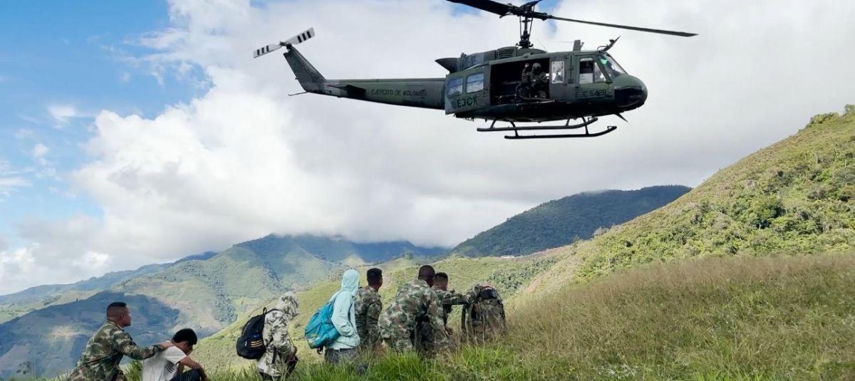 Tres jóvenes que habían sido reclutados en zona rural de Argelia, Cauca, fueron rescatados por el Ejército en marzo de este año.
