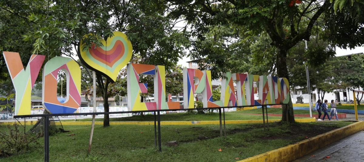 Una riña de pareja provocó un gigantesco incendio en el corregimiento El Plateado, en Argelia, Cauca
