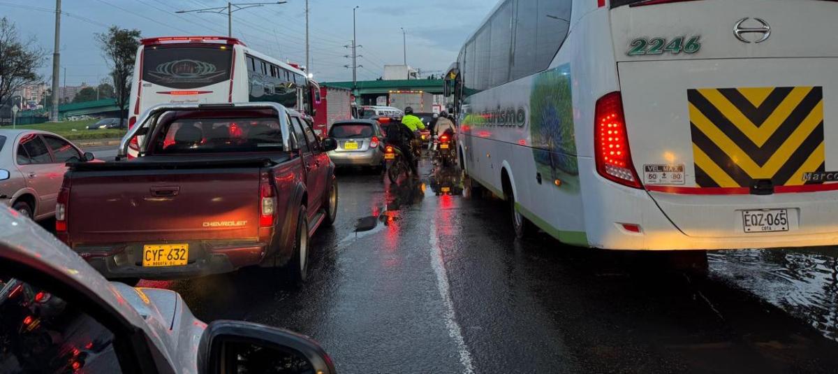 Así amanece la autopista norte en Bogotá