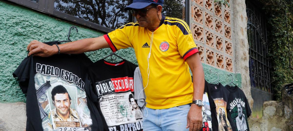¿En qué va el proyecto de ley que busca prohibir la venta de artículos alusivos a Pablo Escobar y a otros narcos?
