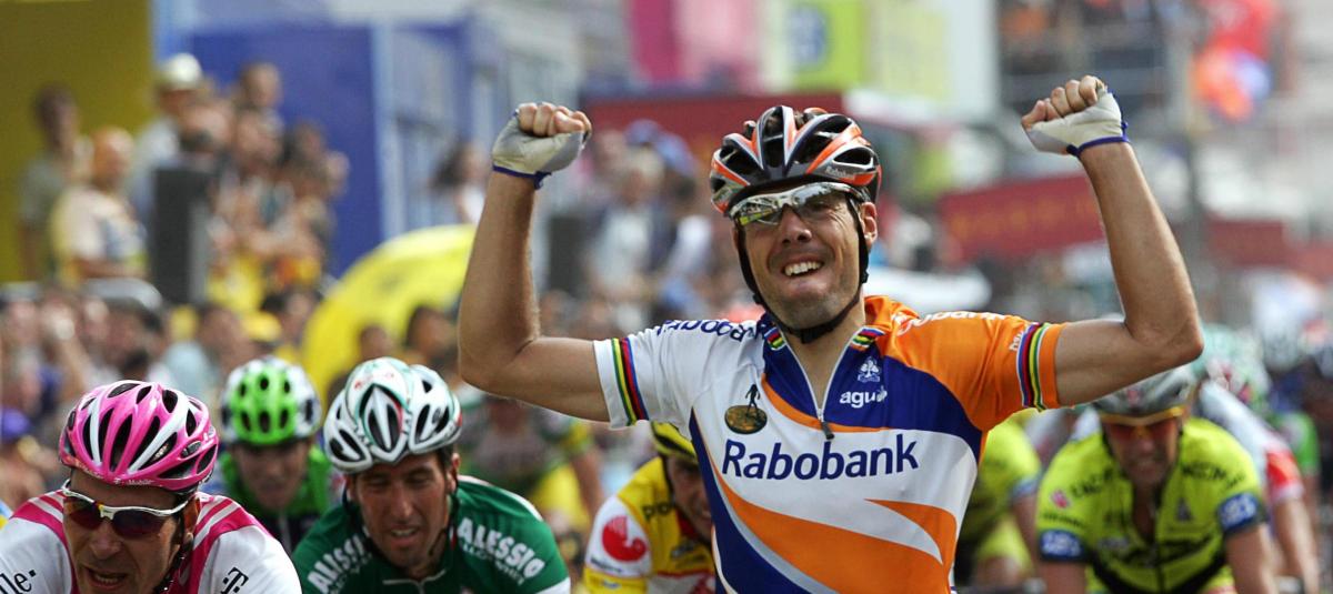 Oscar Freire, tres veces campeón mundial de ciclismo, está 'sano y salvo'