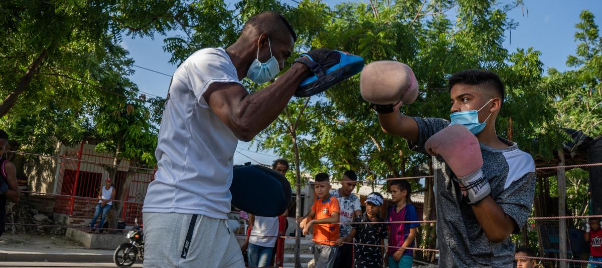 El ring que soñó Ener Julio el campeón mundial de boxeo vuelve a ganar