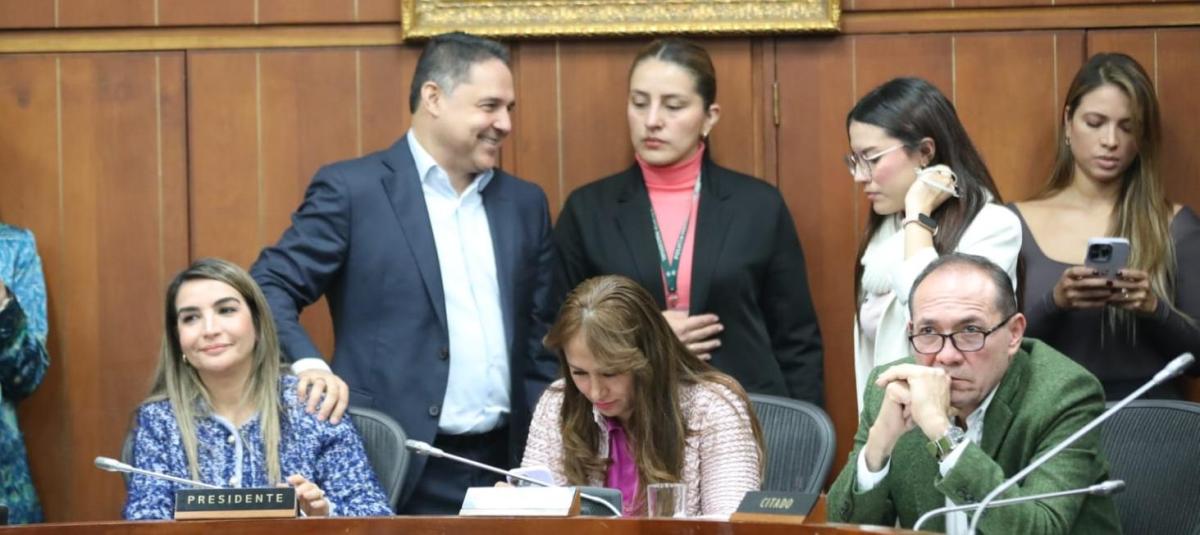 Nadia Blel, Berenice Bedoya y Antonio Sanguino en el debate de la reforma laboral en Comisión VII del Senado