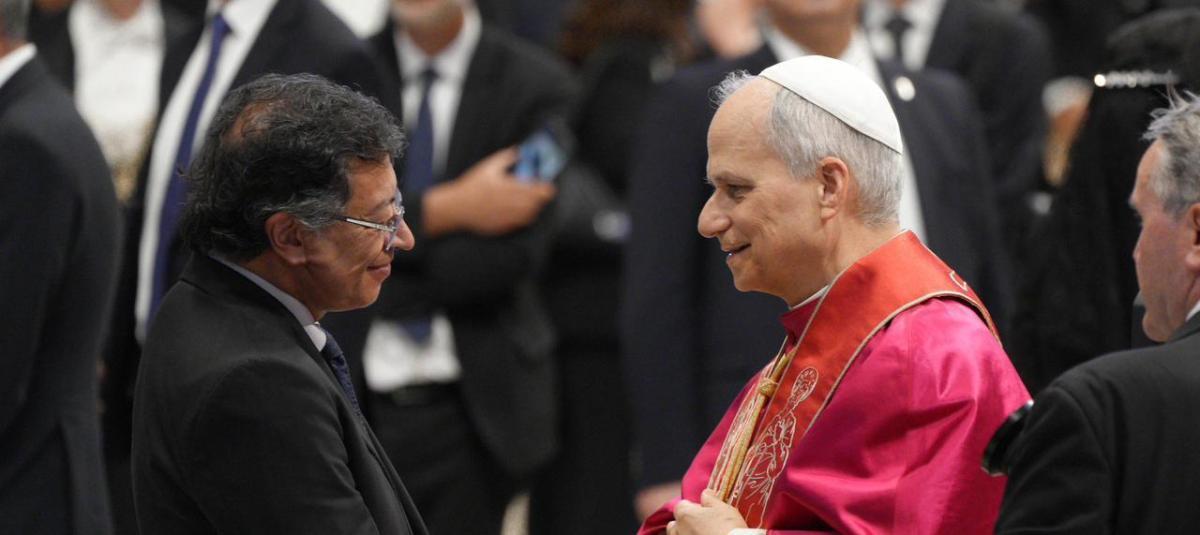 Este domingo, el presidente Petro saludó por primera vez al papa León XIV durante la ceremonia de inicio de su pontificado.
