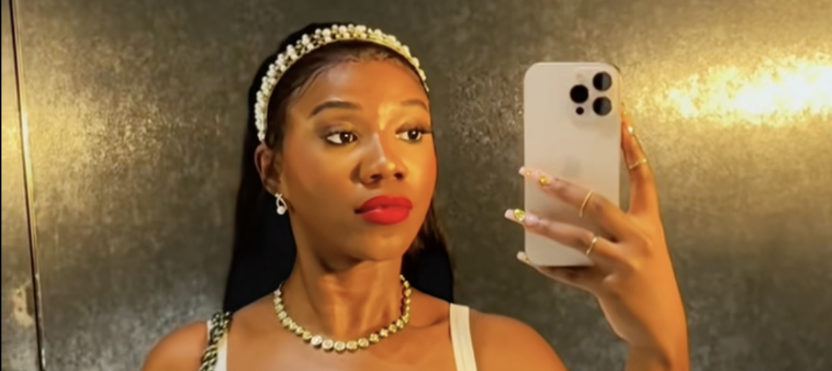 La influencer denunció una situación de aparente racismo.