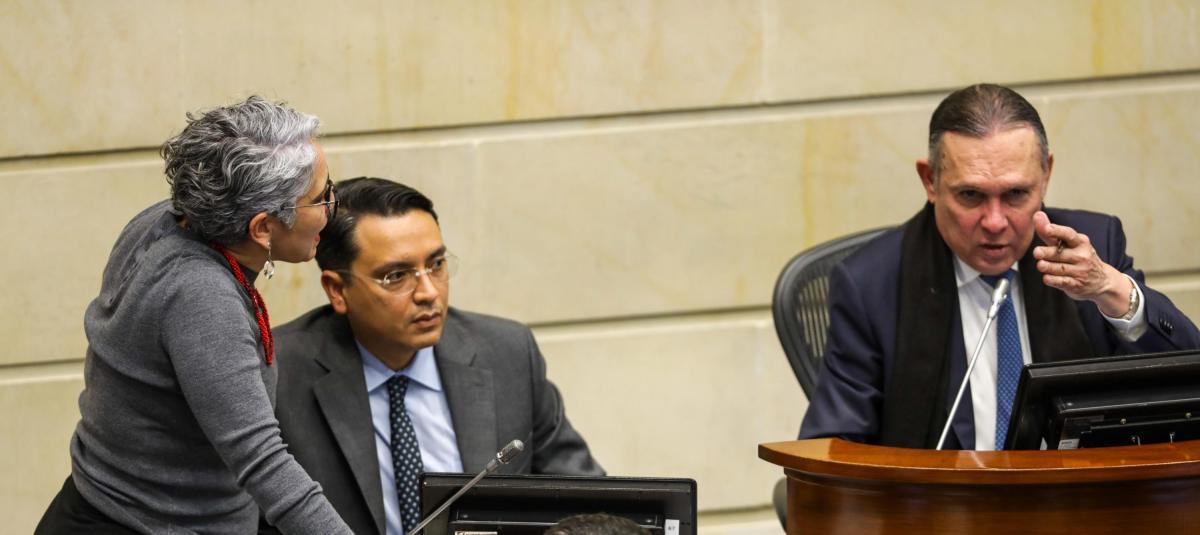 Senado de la República , Enfrentamiento por apelación a votación de la consulta popular
