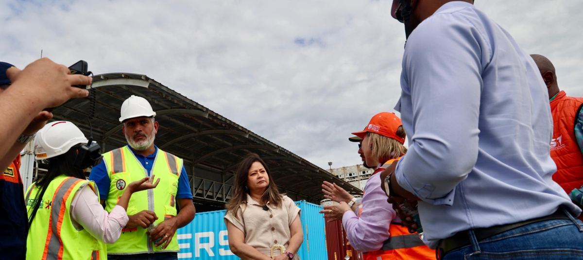 ¿Cuál fue la propuesta de la ministra de Transporte, María Fernanda Rojas para enfrentar a la problemática de contenedores vacíos en Buenaventura?