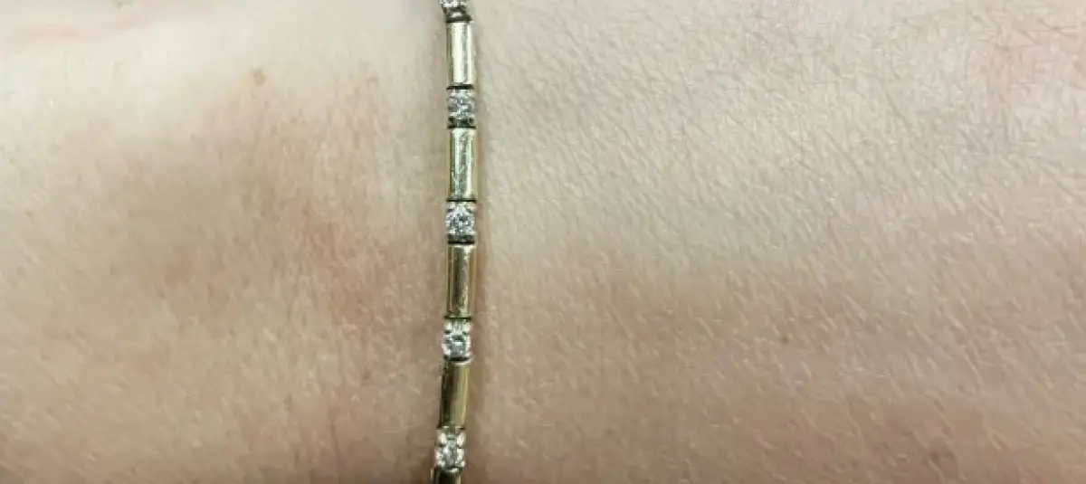 La pulsera resultó ser una pieza que resultó valer casi 30 veces más lo que pagó por ella.