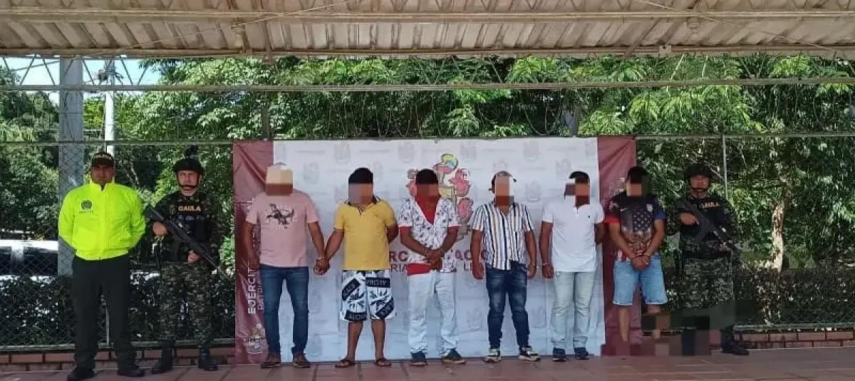 Varios de los capturados.