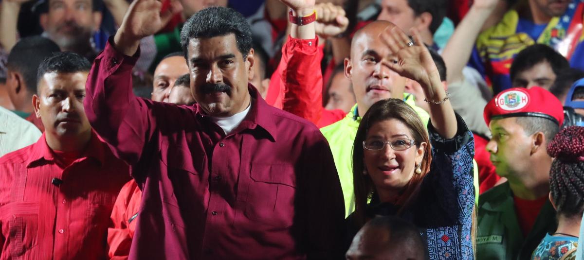 En Caracas, Maduro celebró su victoria junto a su esposa, Cilia Flores.