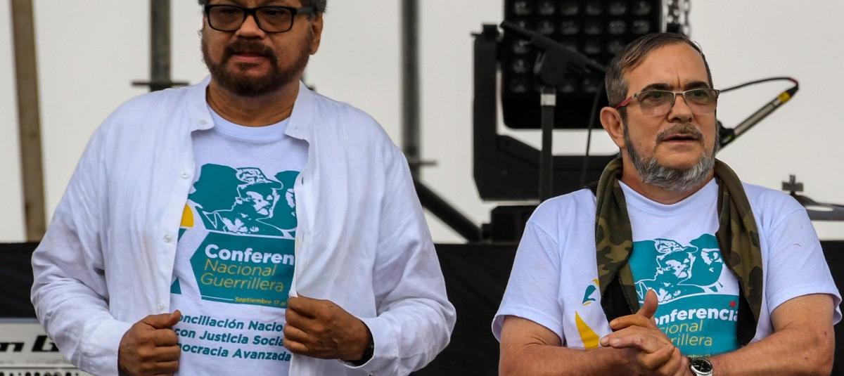 Iván Márquez (izq.) y Timochenko (der.) encabezan dos líneas de pensamiento muy distintas al interior del partido Farc, que hace rato vienen chocando.