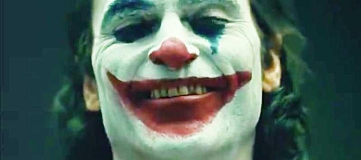 Estrenan tráiler de El guasón con Joaquin Phoenix