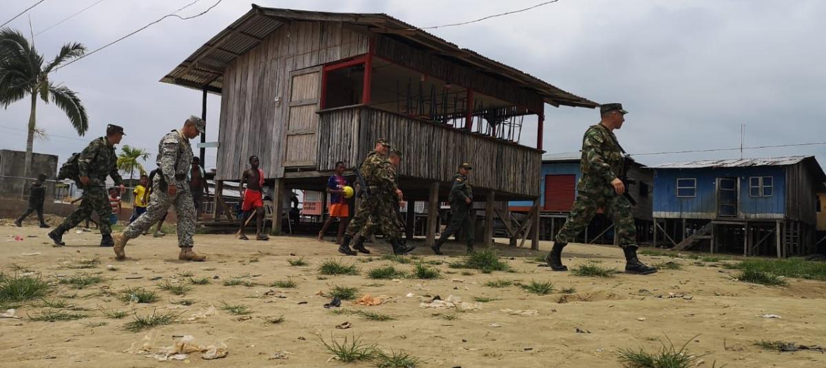 Tropas del Ejército buscan garantizar la protección de la población civil, que está en medio de acciones de grupos armados ilegales.