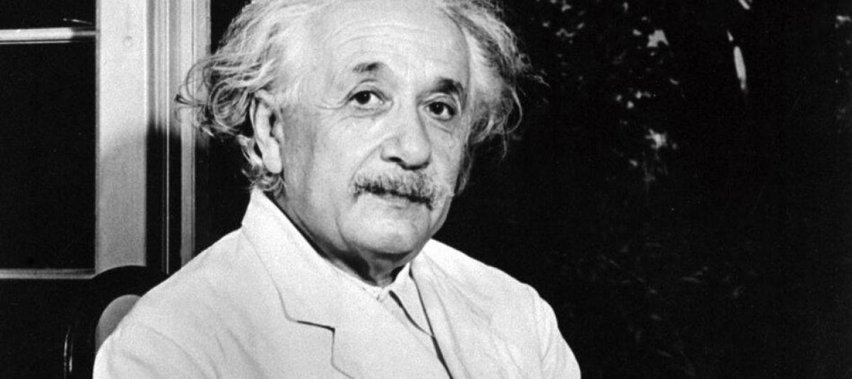 Albert Einstein fue un físico alemán de origen judío, uno de los más importantes del siglo XX.