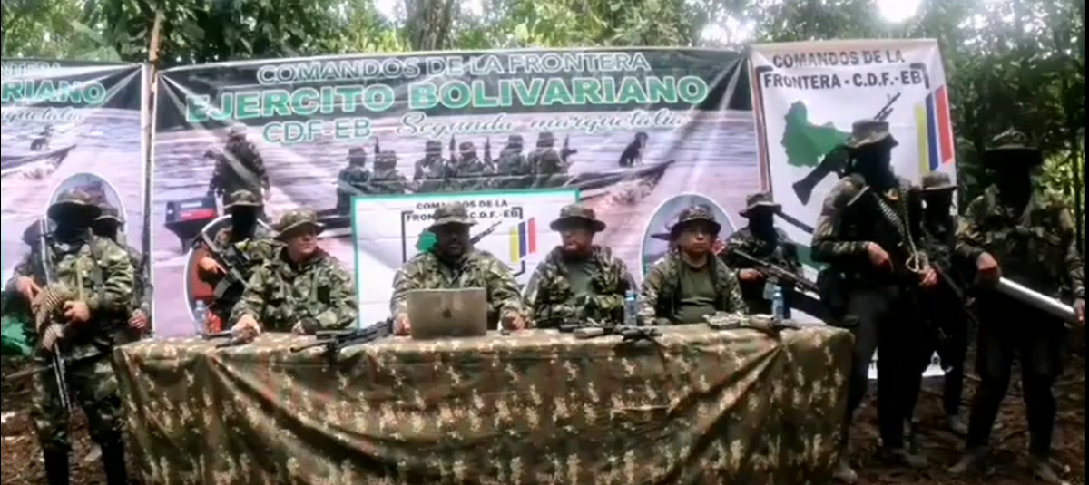 El grupo ilegal hizo los anuncios en video.