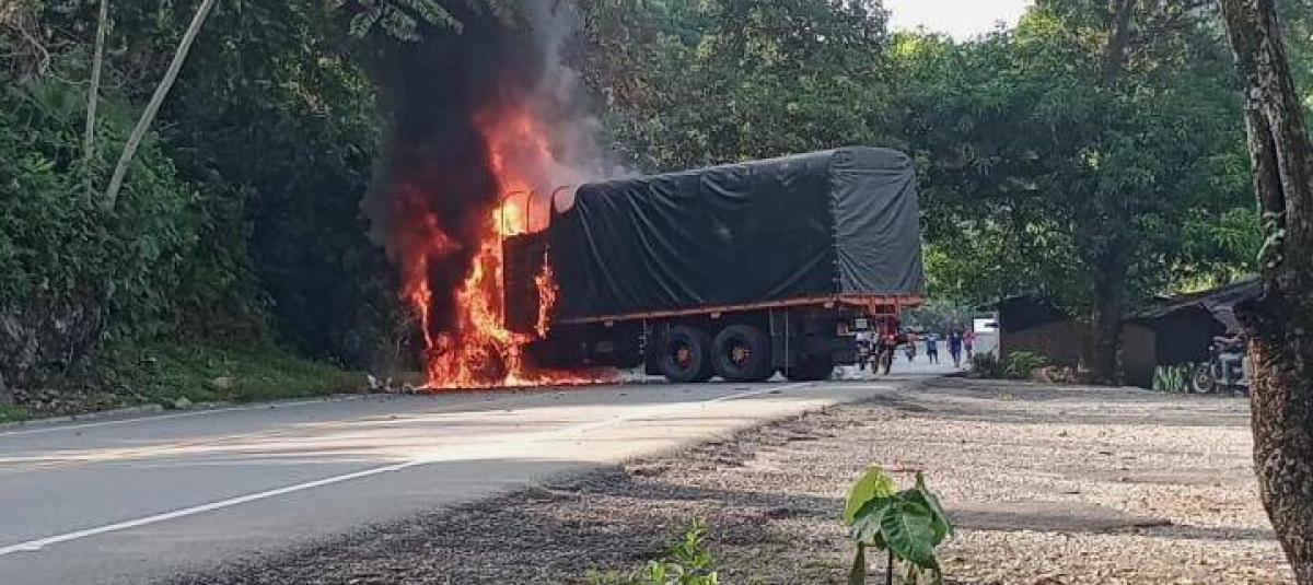 Vehículos quemados en el Bajo Cauca