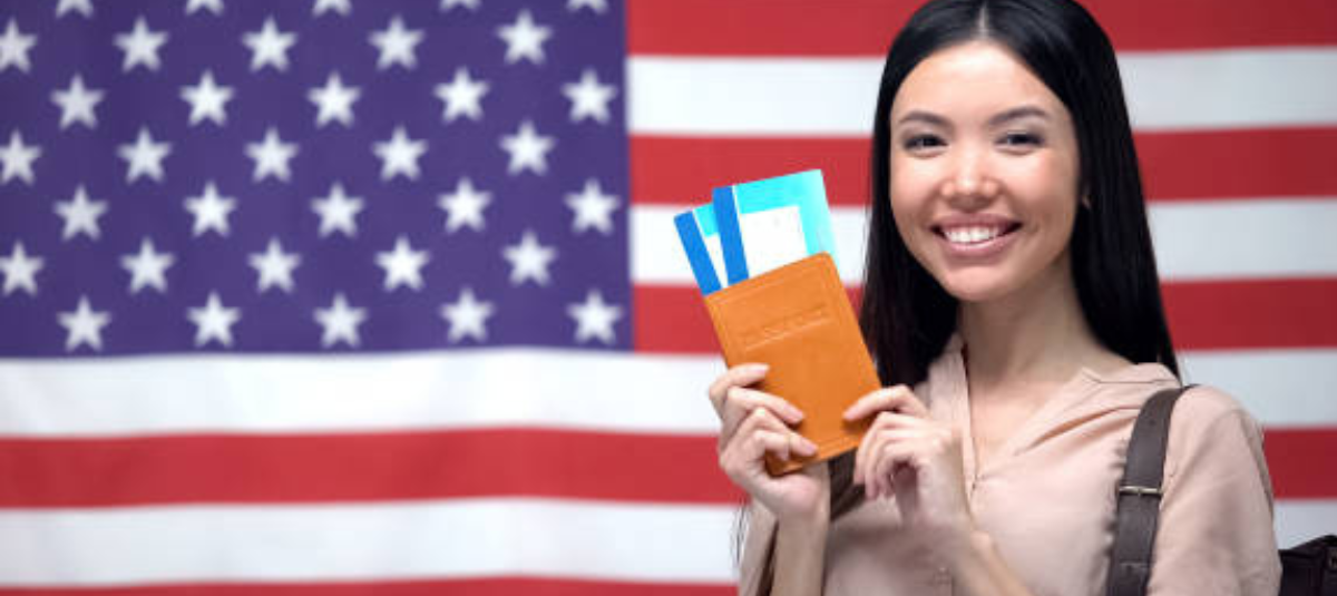 Los viajeros colombianos necesitan una visa si hacen escala en un aeropuerto de Estados Unidos.