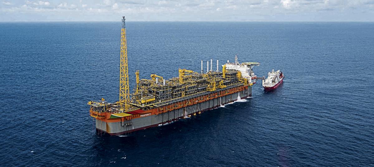 En febrero, con 621.000 barriles diarios, Guyana superó a Venezuela en exportaciones petroleras. Buque de ExxonMobil (foto), en Esequibo.