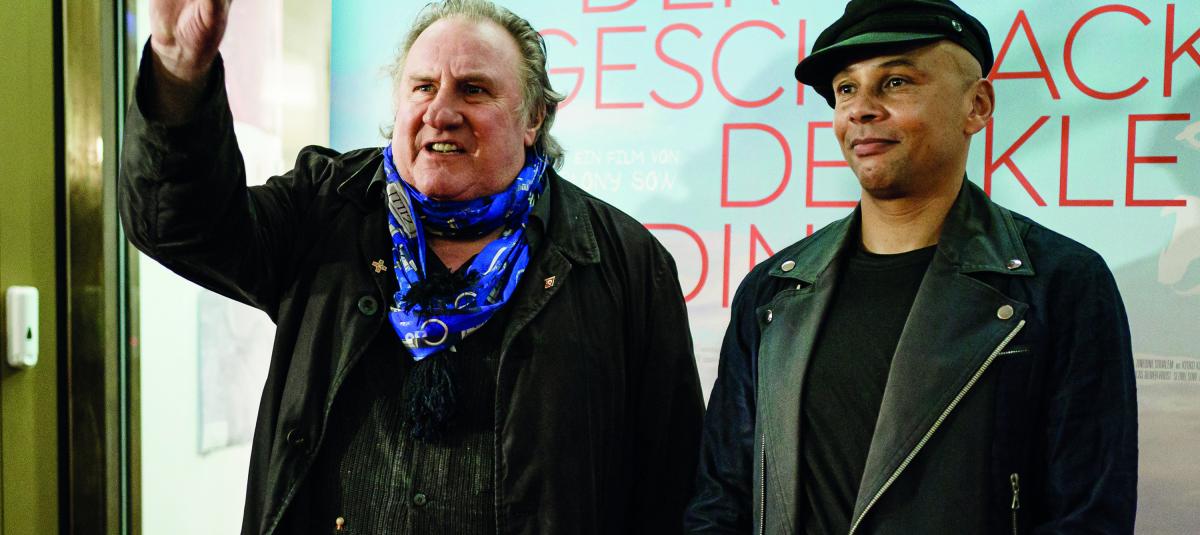 Berlin (Germany), 12/01/2023.- French actor Gerard Depardieu (L) and French director Slony Sow (R) arrive for the premiere of the movie 'Umami' in Berlin, Germany, 12 January 2023. 'Umami' will hit theaters in Germany on 09 February 2023. (Cine, Alemania) EFE/EPA/CLEMENS BILAN