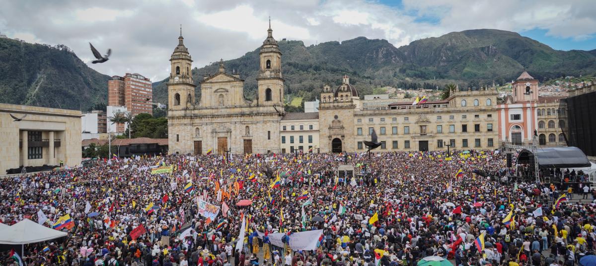 Este miércoles primero de mayo movilizaciones en varios puntos de Bogotá durante la conmemoración del Día Internacional del Trabajo. Manifestantes salieron a marchar sobre la cr 7 en el centro de la capital. Bogotá 1 de mayo del 2024 Foto MAURICIO MORENO CEET EL TIEMPO @mauriciomorenofoto