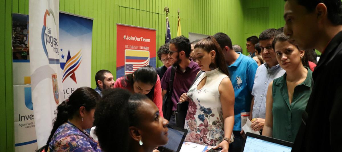 Cali | ¿Busca empleo y sabe inglés? Puede tener oportunidades de conseguir trabajo desde la Feria Laboral Bilingüe