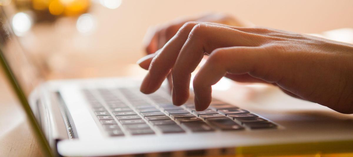 Algunos medios pequeños han tenido que reducir sus operaciones y despedir empleados por la caída en visitas que provocaron los cambios en el algoritmo de Google. 