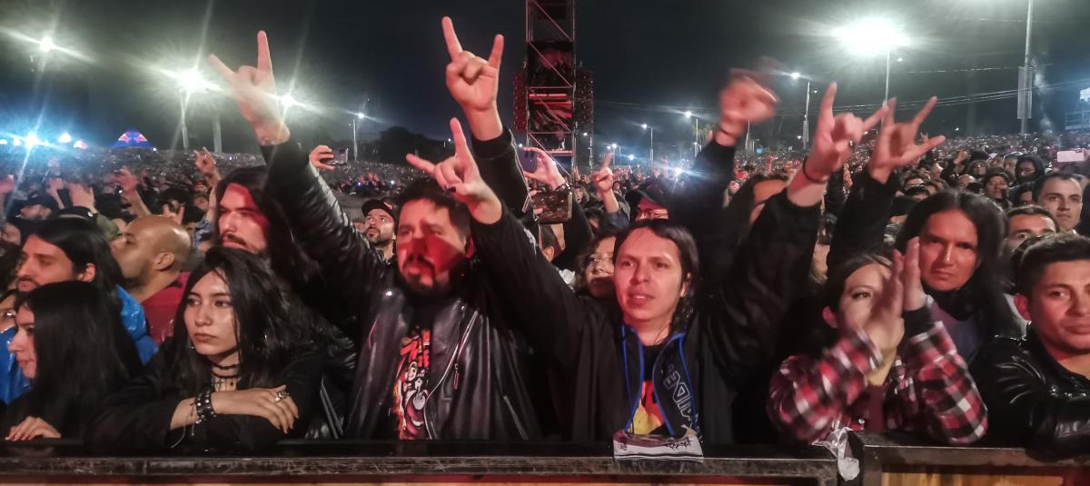 Los fanáticos de rock disfrutaron de las presentaciones de sus bandas favoritas.