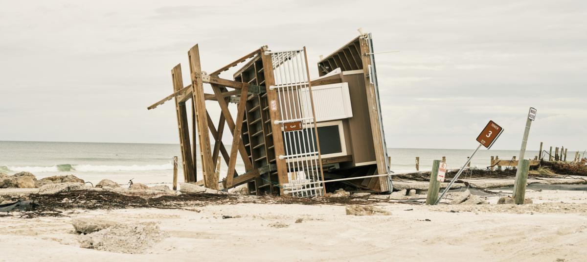 Océanos más cálidos generan huracanes más fuertes. Bradenton Beach, Florida, tras el huracán Helene.