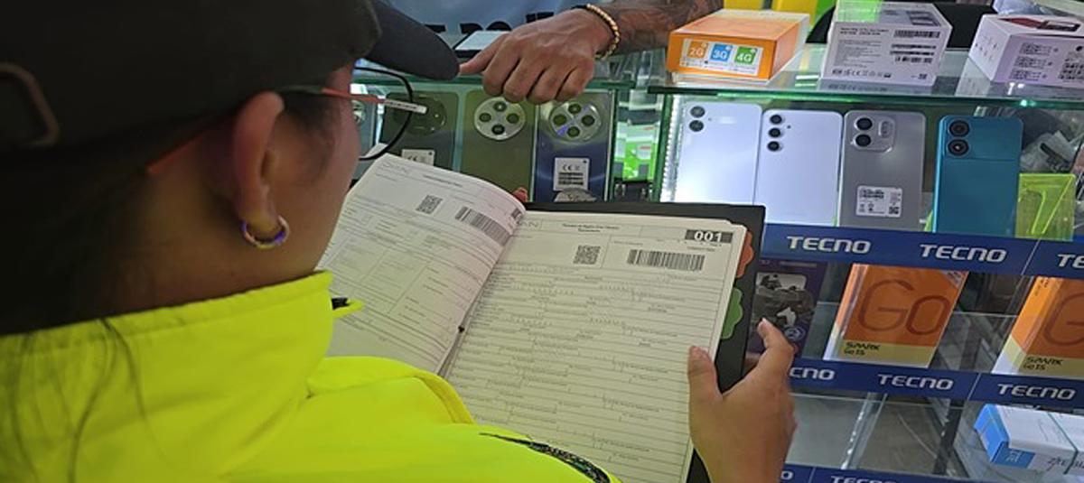 Así se mueve la renta ilegal del hurto de celulares en Medellín: en promedio se denuncian 12 robos por día