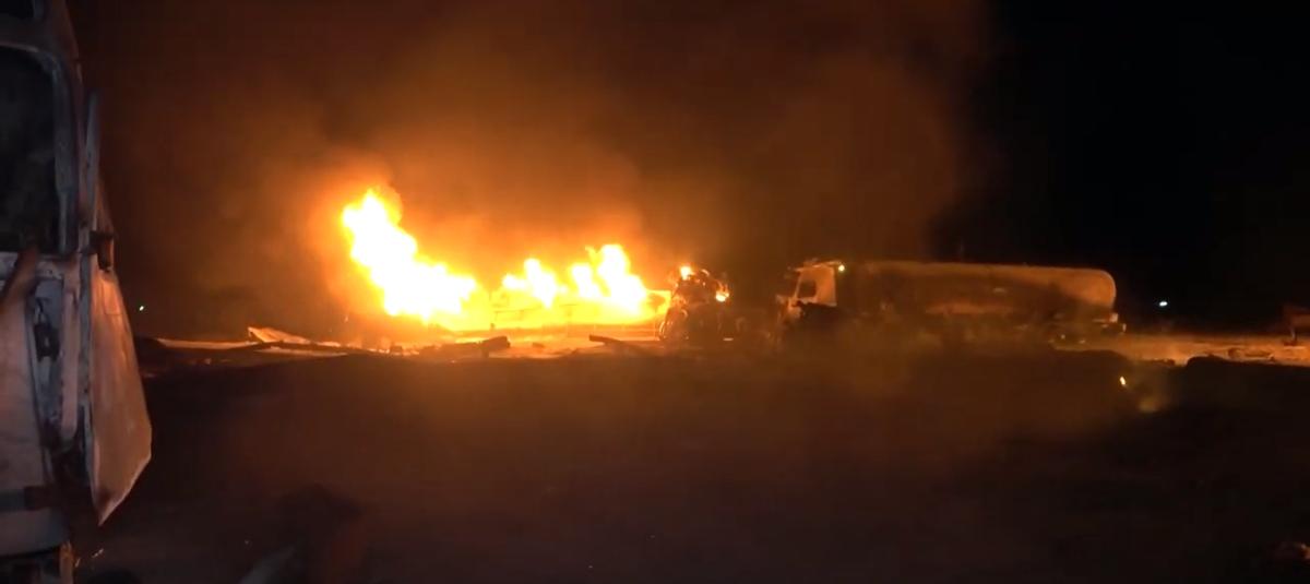 Estados Unidos bombardea un puerto de Yemen controlado por los rebeldes hutíes: van 74 muertos