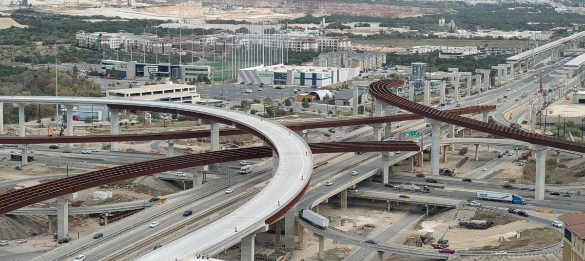 Foto de los trabajos de expansión que se realizan en la Loop 1604, en Texas.