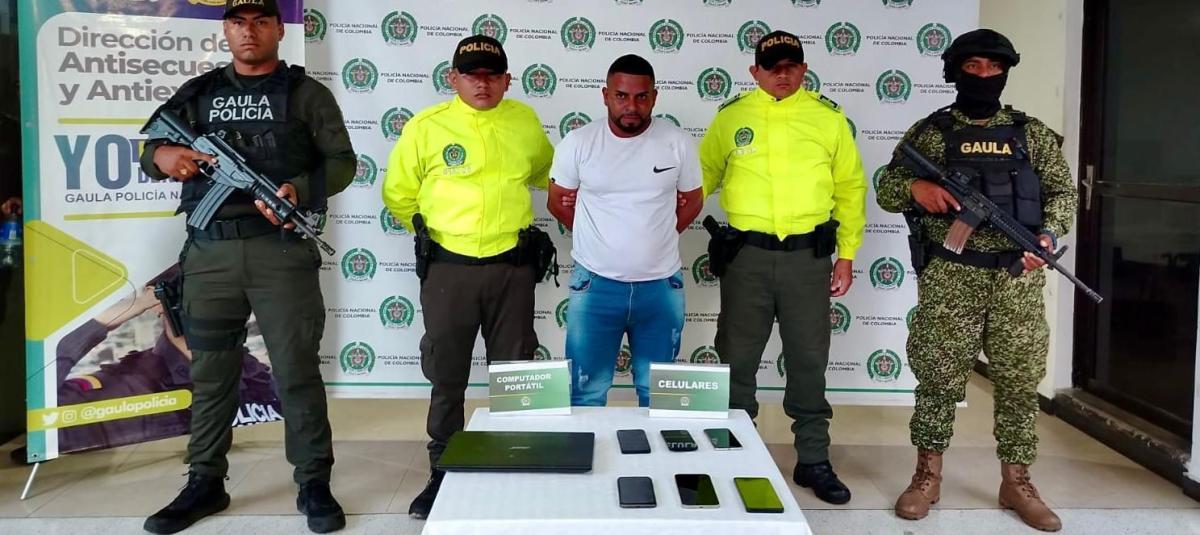 Policía