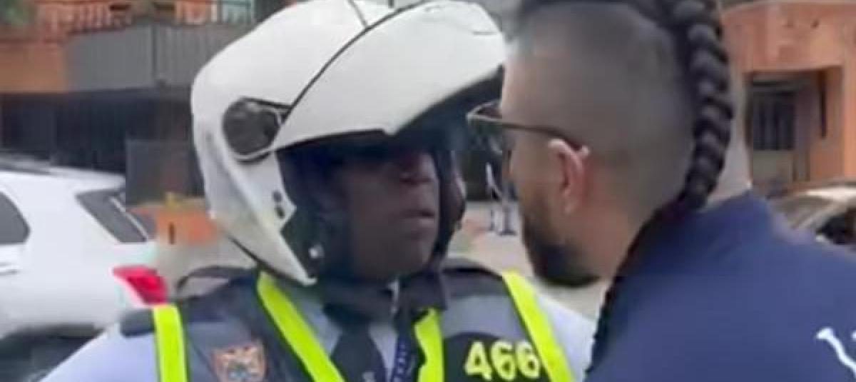 El mensaje que le envió agente de tránsito a hombre que lo insultó con comentarios racistas en Cali: 'Lo perdono'