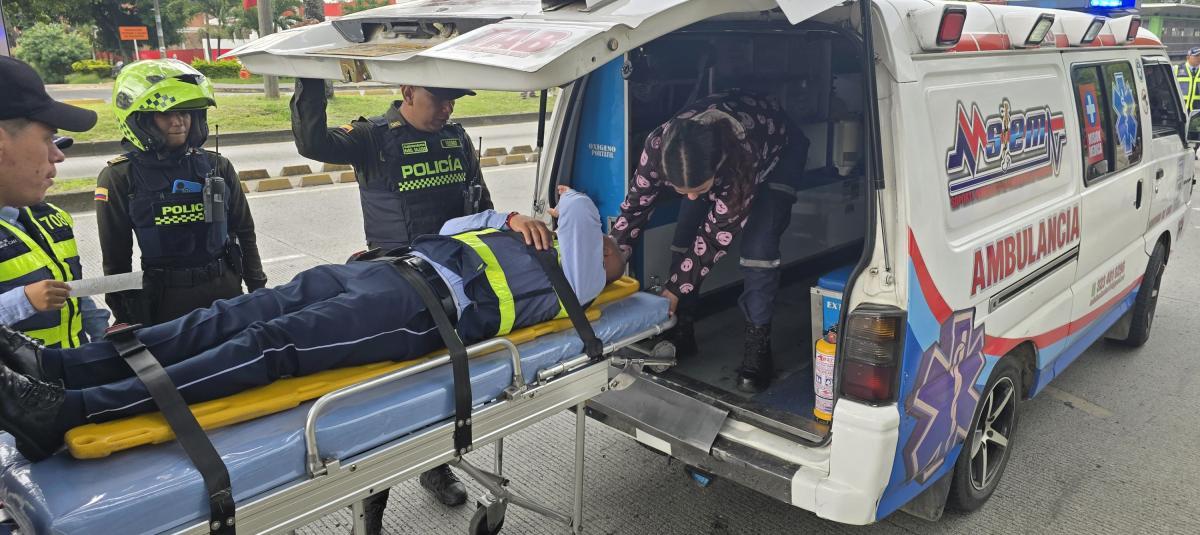 ¿Podría ir a la cárcel el agresor de otro agente de tránsito en Cali? Arrolló al guarda y fue capturado