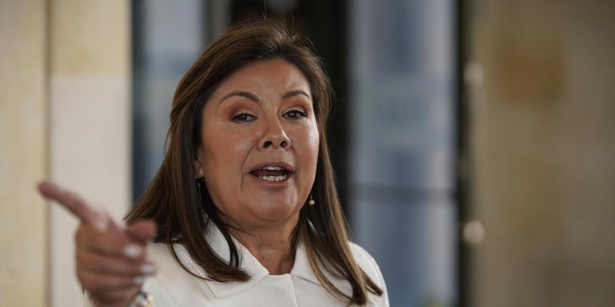Luz Adriana Camargo candidata a fiscal general de la nacion.