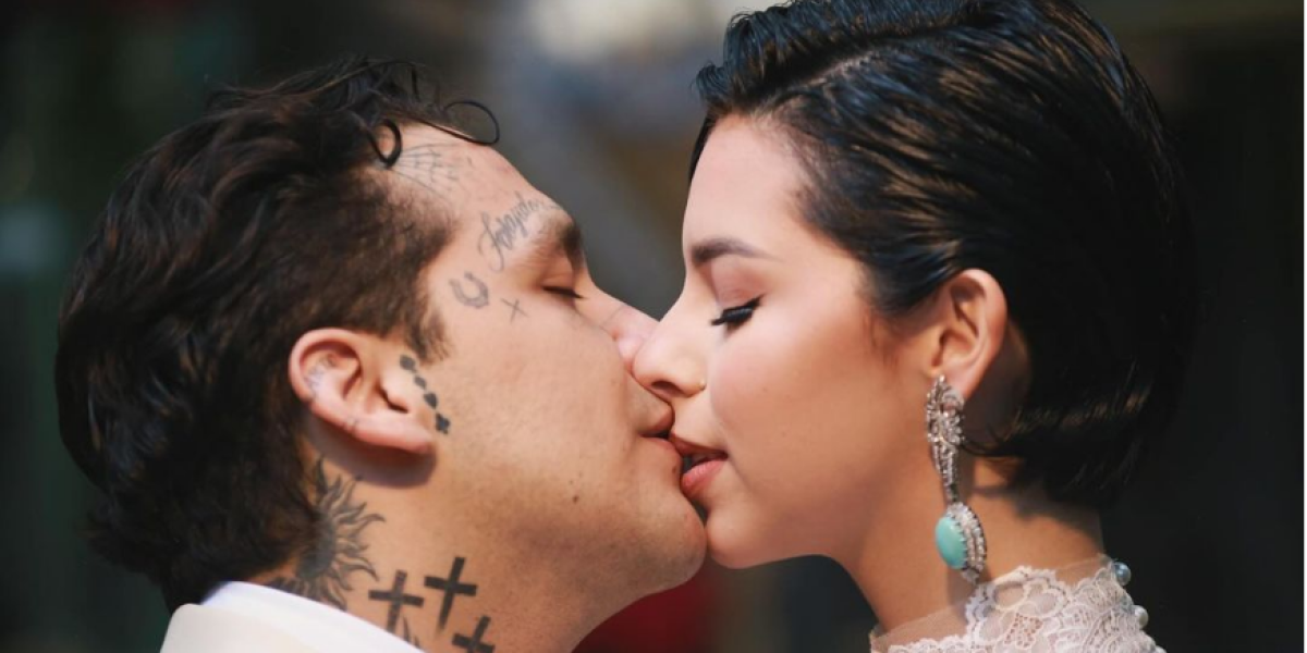 Christian Nodal y Ángela Aguilar causan revuelo en redes por fotos de su luna de miel