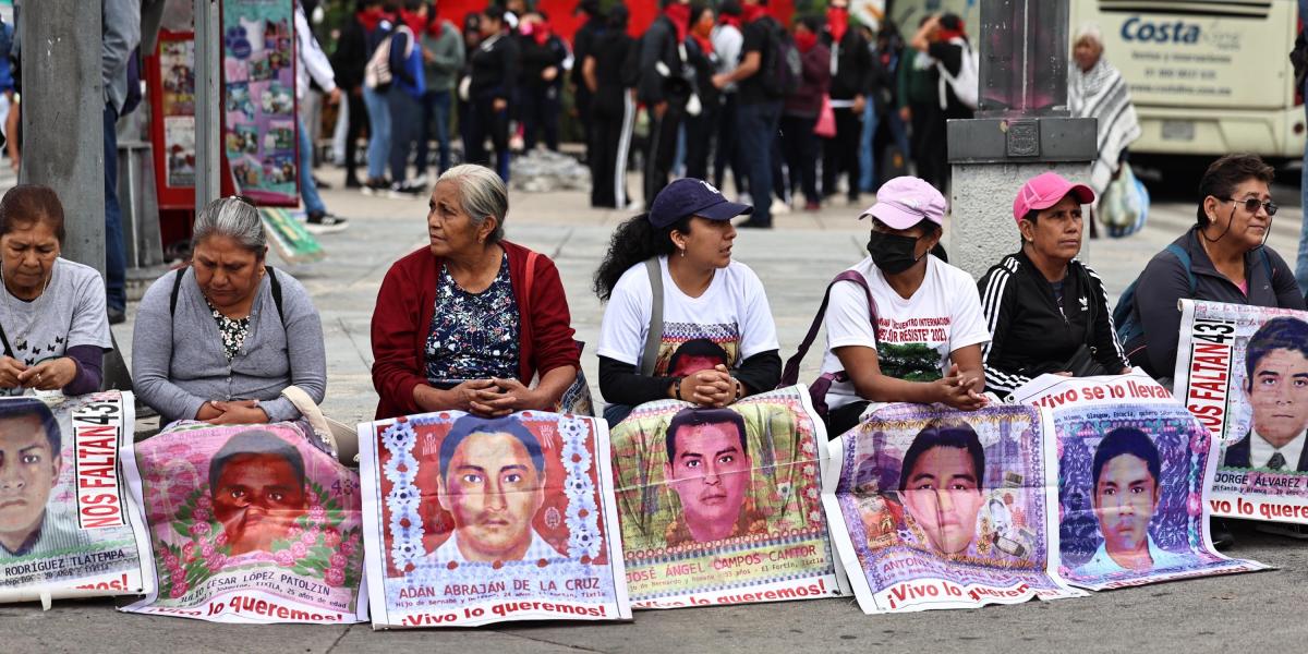 Ayotzinapa: 10 años del crimen no resuelto de los 43 estudiantes ...