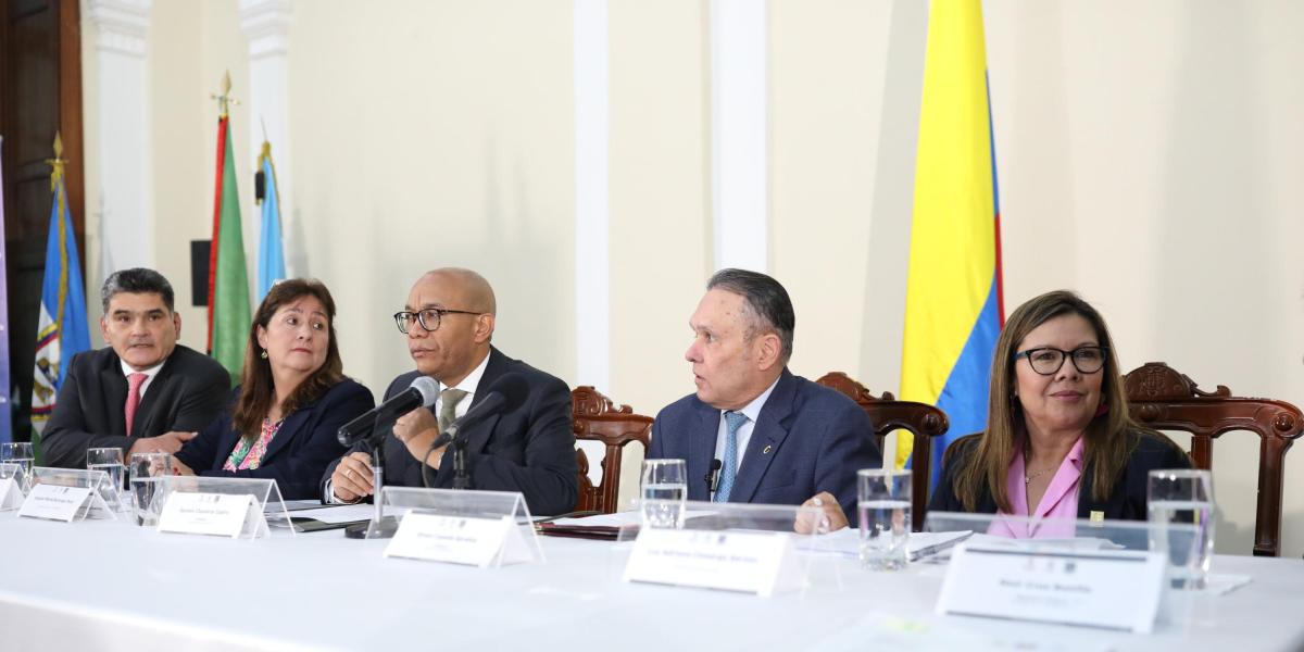 Minjusticia, Corte Suprema y Fiscalía radican ante el Congreso el