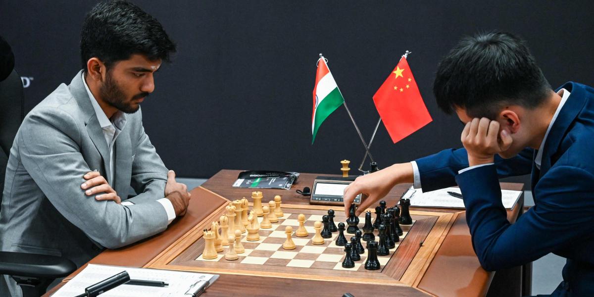 Mundial de Ajedrez 2025 Gukesh Dommaraju pone a Ding Liren contra las