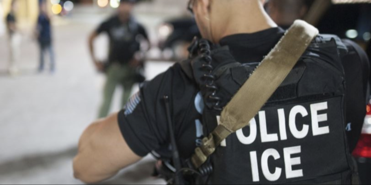 Hombres se hicieron pasar por agentes de ICE para intimidar a latinos: ¿qué  castigo recibieron?