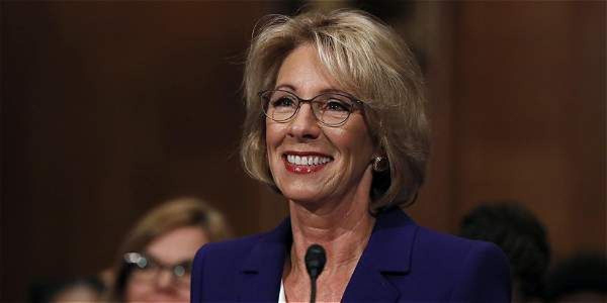 A la nueva secretaria de Educación de EE. UU., Betsy DeVos, se le ha acusado de no tener experiencia en la cartera que ahora va a dirigir.