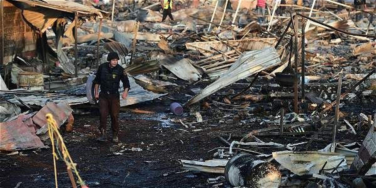 Decenas de muertos dejó la explosión en el mercado de San Pablito, el mayor distribuidor de pirotecnia de México.