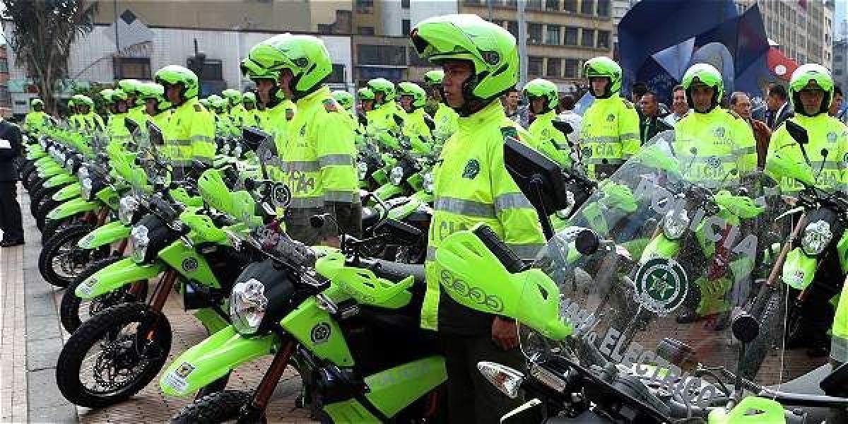 Motocicletas eléctricas fueron entregadas a la Policía Metropolitana de Bogotá en junio de  2013