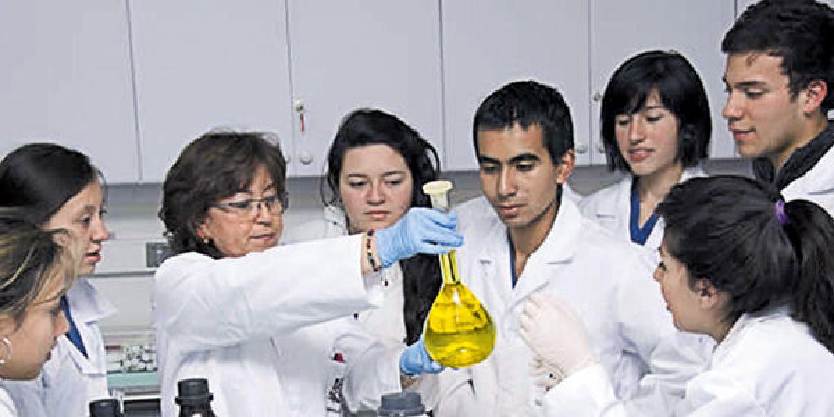 De acuerdo con Scimago, una de las fortalezas de la Universidad del Rosario, son sus grupos de investigación orientados a la innovación.